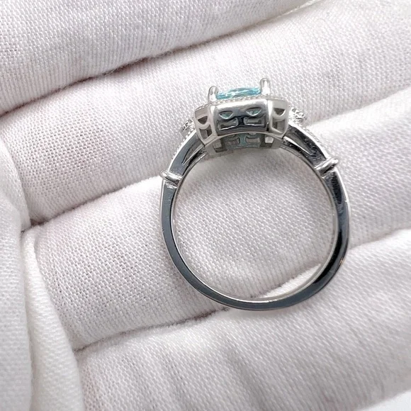 .925 Sterling Silver Aquamarine Cz Ring - Picture 12 of 16
